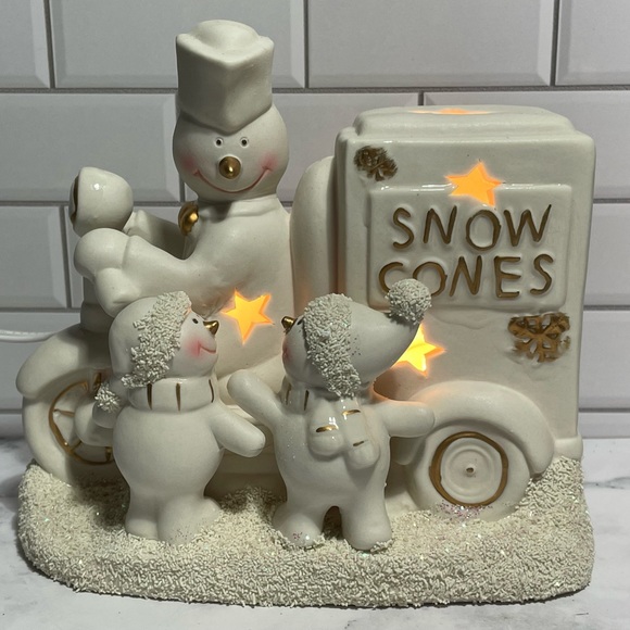 Porcelain Snow Cone Cart Nightlight - Picture 2 of 9